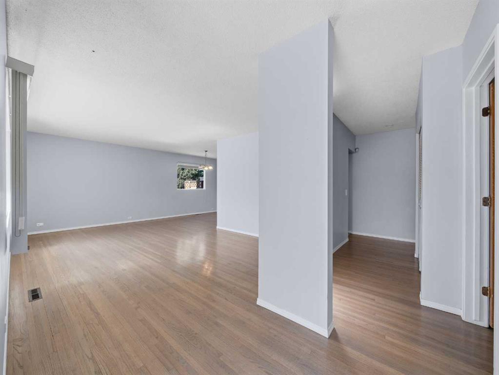 Fifth View of 5123 Bulyea Road NW, Brentwood, Calgary, Alberta, T2L 2H8
