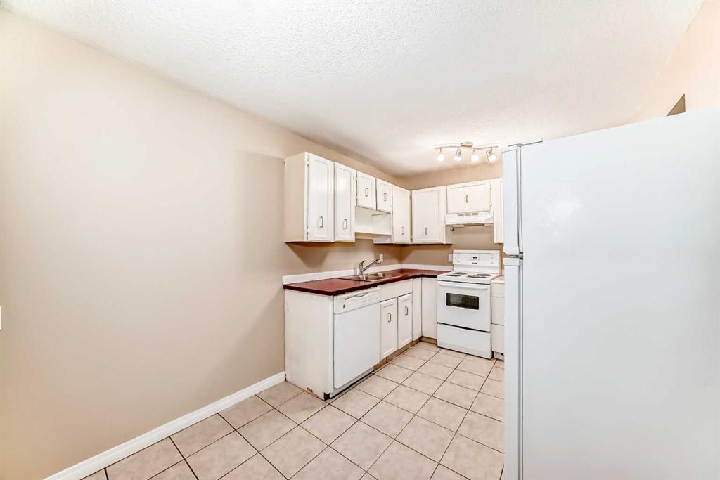 Third View of 104, 730 2 Avenue NW, Sunnyside, Calgary, Alberta, T2N0E3