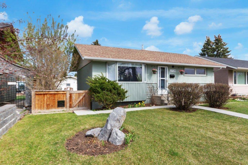 Second View of 2728 45 Street SW, Glenbrook, Calgary, Alberta, T3E 3Y4