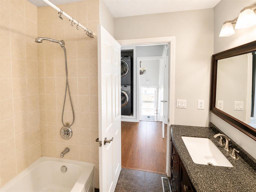 Fifth View of 422 40 Street NE, Marlborough, Calgary, Alberta, T2A0M5