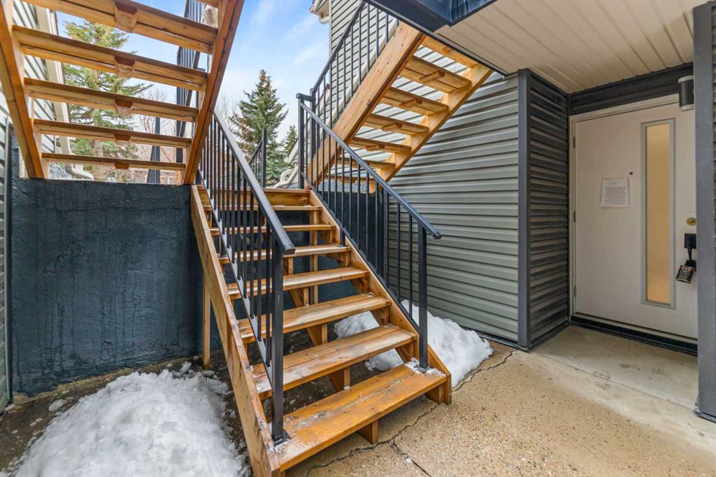 Fourth View of 129, 46 Glamis Green SW, Glamorgan, Calgary, Alberta, T2E 6S4