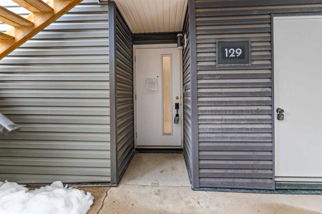 Fifth View of 129, 46 Glamis Green SW, Glamorgan, Calgary, Alberta, T2E 6S4