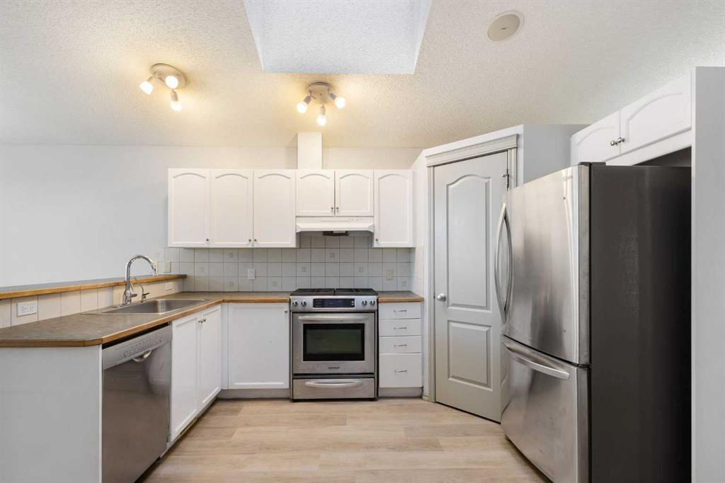 Fifth View of 252 Prestwick Heights SE, McKenzie Towne, Calgary, Alberta, T2Z 4K3