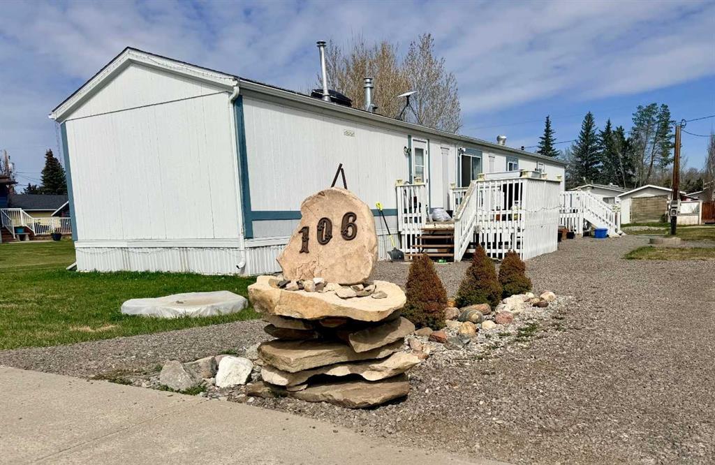 Second View of 106 3 Avenue  , NONE, Leslieville, Alberta, T0M 1H0