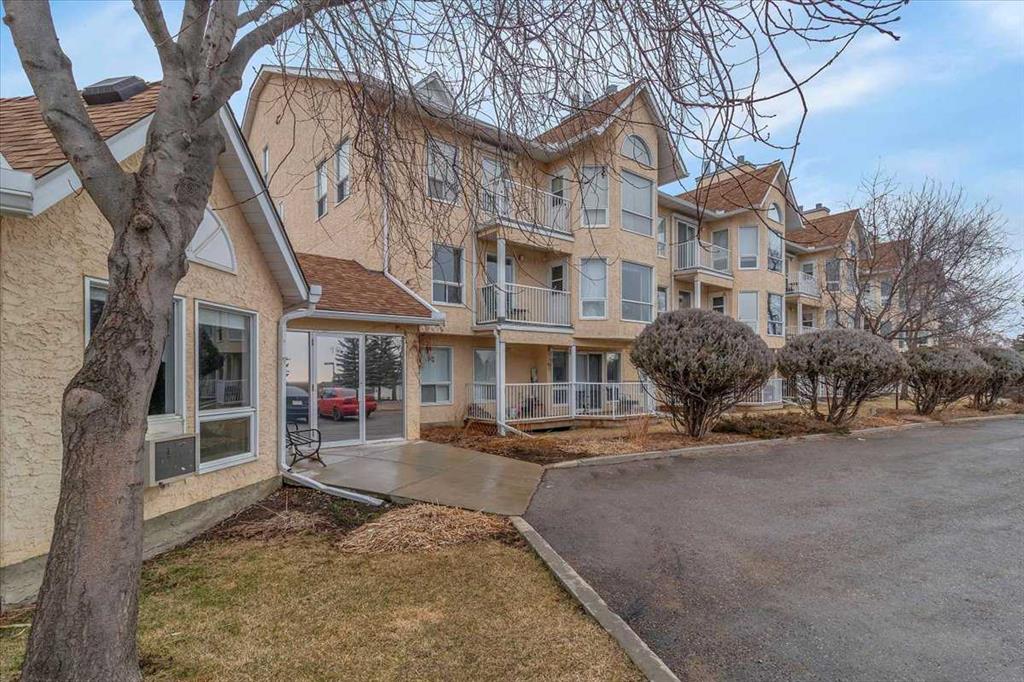 208, 102 Centre Court , A2309478, Alberta,