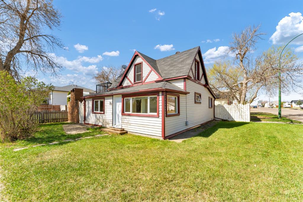 Second View of 25 4 Street NE, NONE, Redcliff, Alberta, T0J2P0