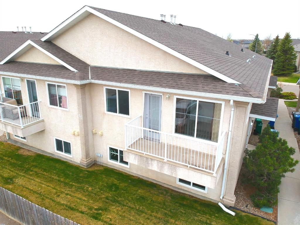 4, 11 Highlands Place W, A2309689, Alberta,