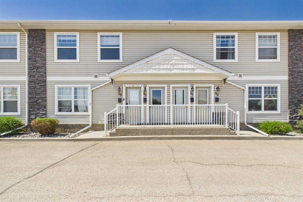 Second View of 40, 20 Jacobs Close , Johnstone Park, Red Deer, Alberta, T4P4E1