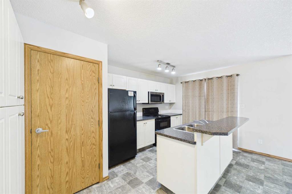 Fifth View of 40, 20 Jacobs Close , Johnstone Park, Red Deer, Alberta, T4P4E1