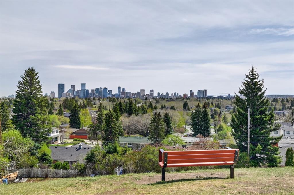 Fifth View of 26 Cardiff Place NW, Cambrian Heights, Calgary, Alberta, T2K 1S3