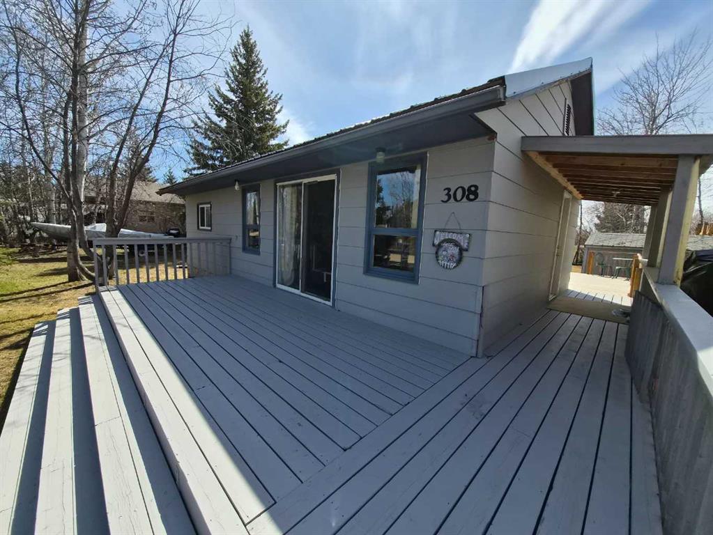 308 Pines Crescent , A2309960, Saskatchewan,