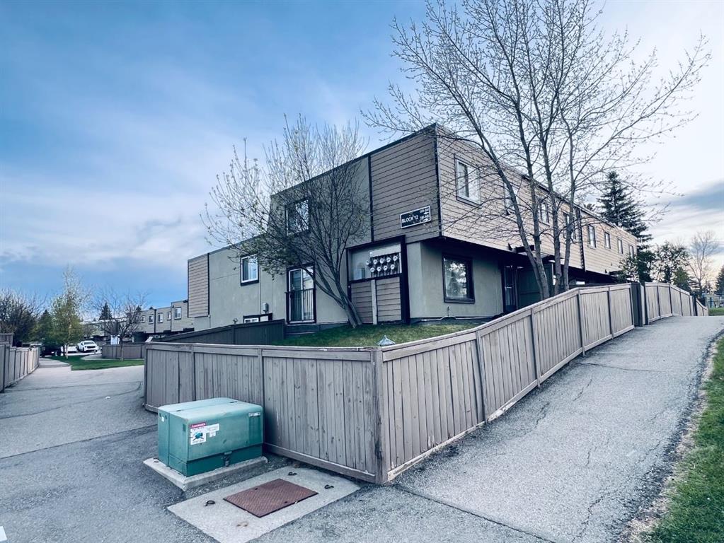 148, 3809 45 Street SW, A2310008, Alberta,