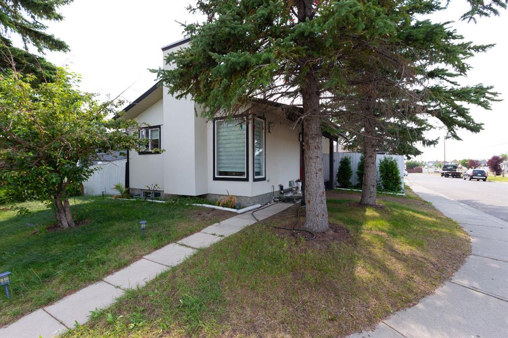 Fourth View of 95 Castleridge Close NE, Castleridge, Calgary, Alberta, T3J1Y9