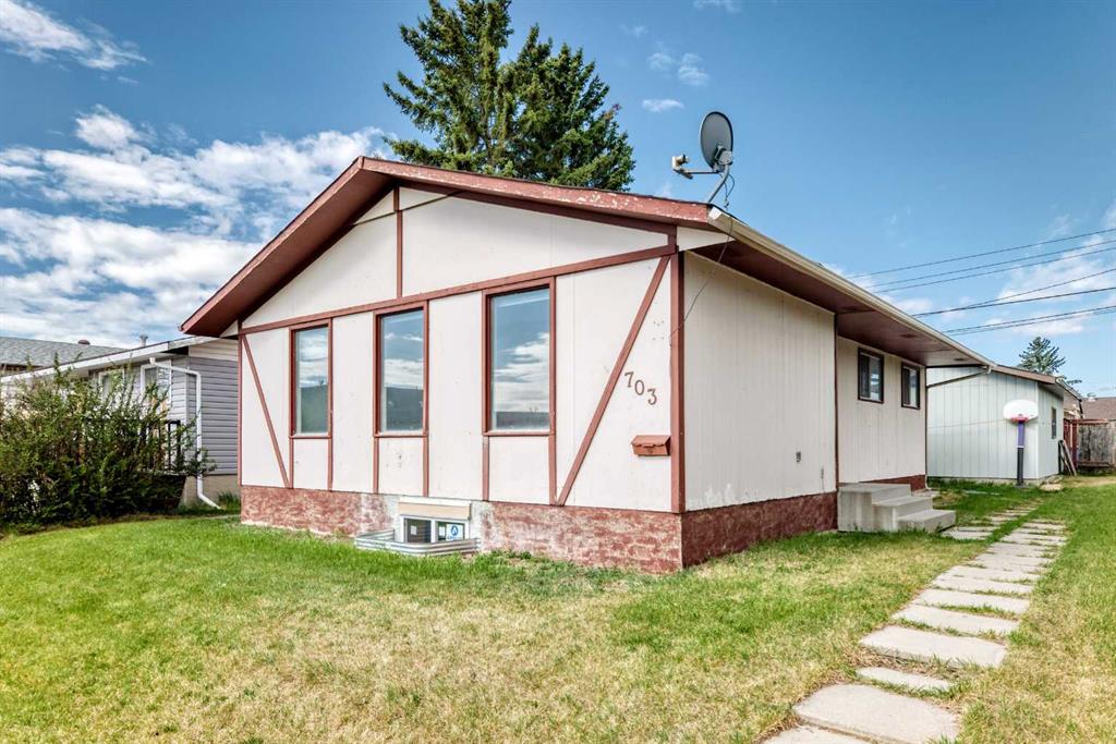 703 58 Street SE, A2310063, Alberta,