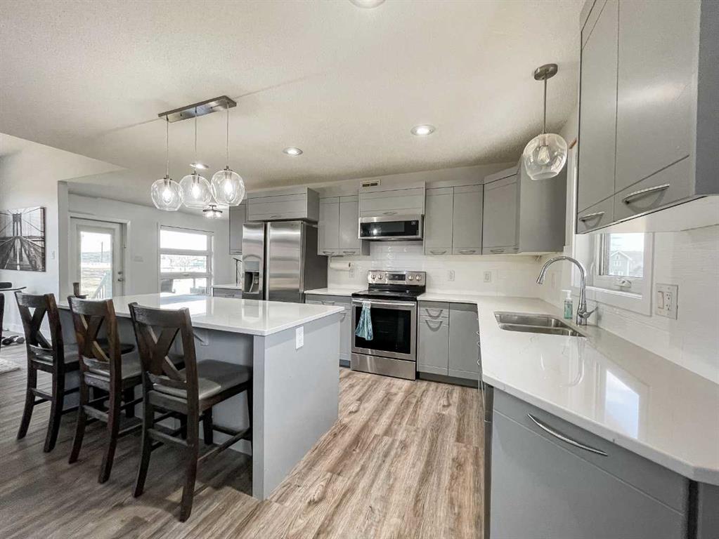 Fourth View of 7313 Hughes AVENUEPLACE , Waterways, Fort McMurray, Alberta, T9H 1A8