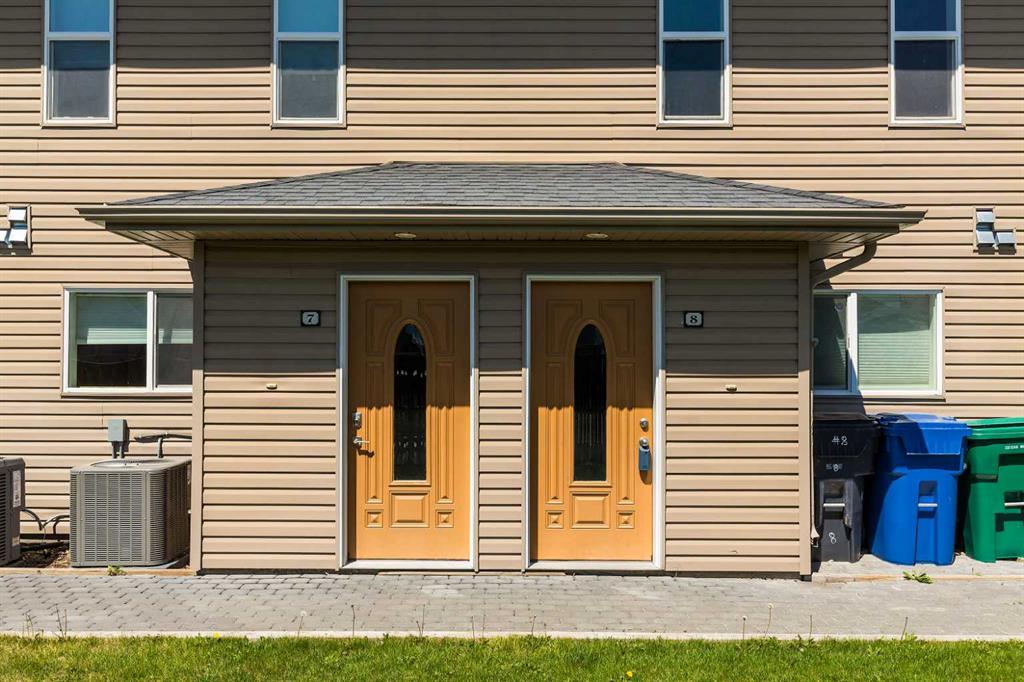 Fourth View of 8, 899 Mt Sundance Manor W, Sunridge, Lethbridge, Alberta, T1J 1X7