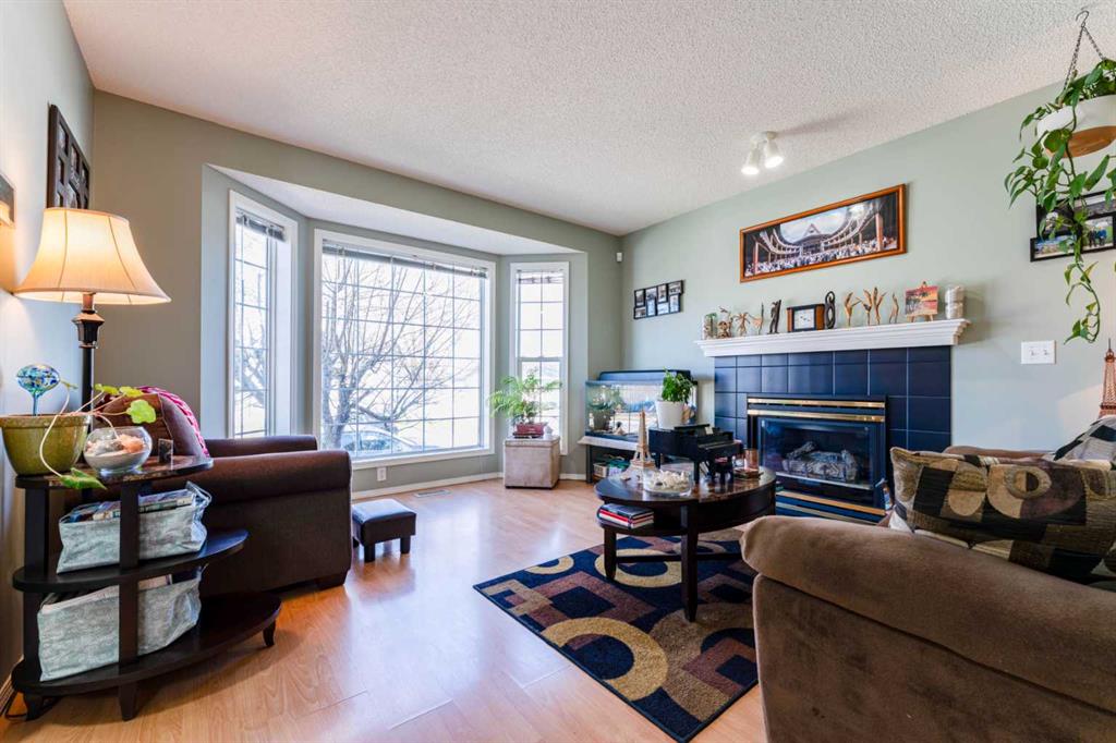 Fourth View of 198 Somerside Park SW, Somerset, Calgary, Alberta, T2Y 3G3
