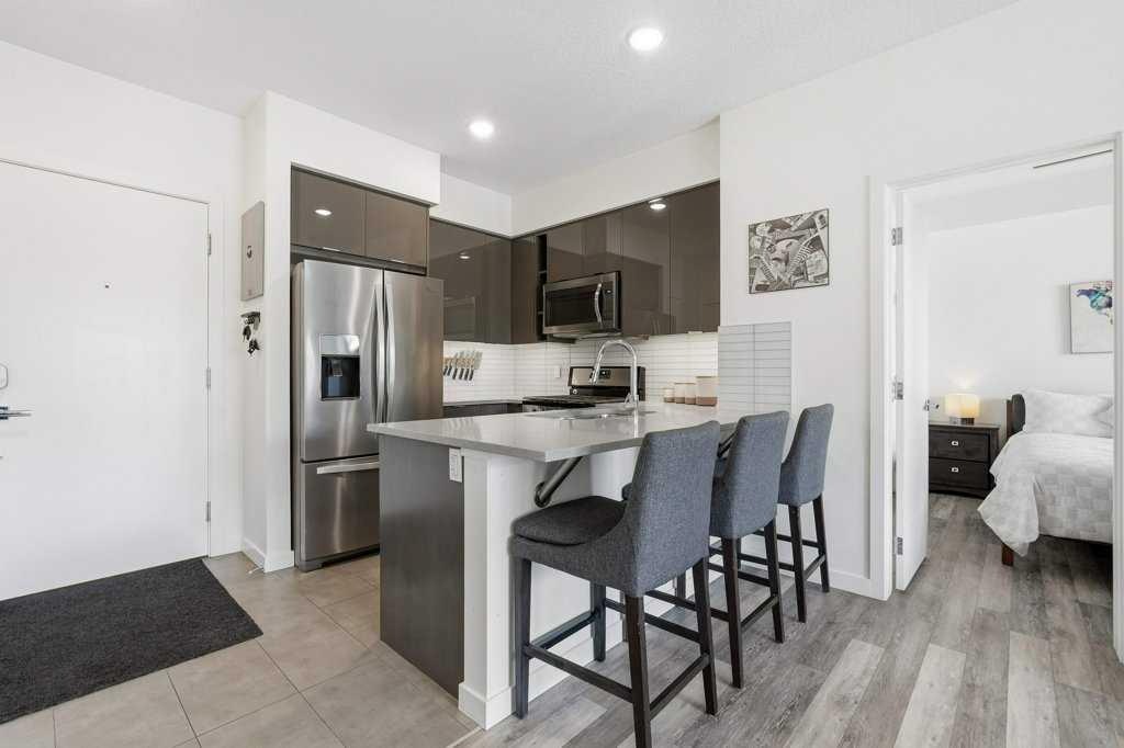 Second View of 305, 120 18 Avenue SW, Mission, Calgary, Alberta, T2S 3H5