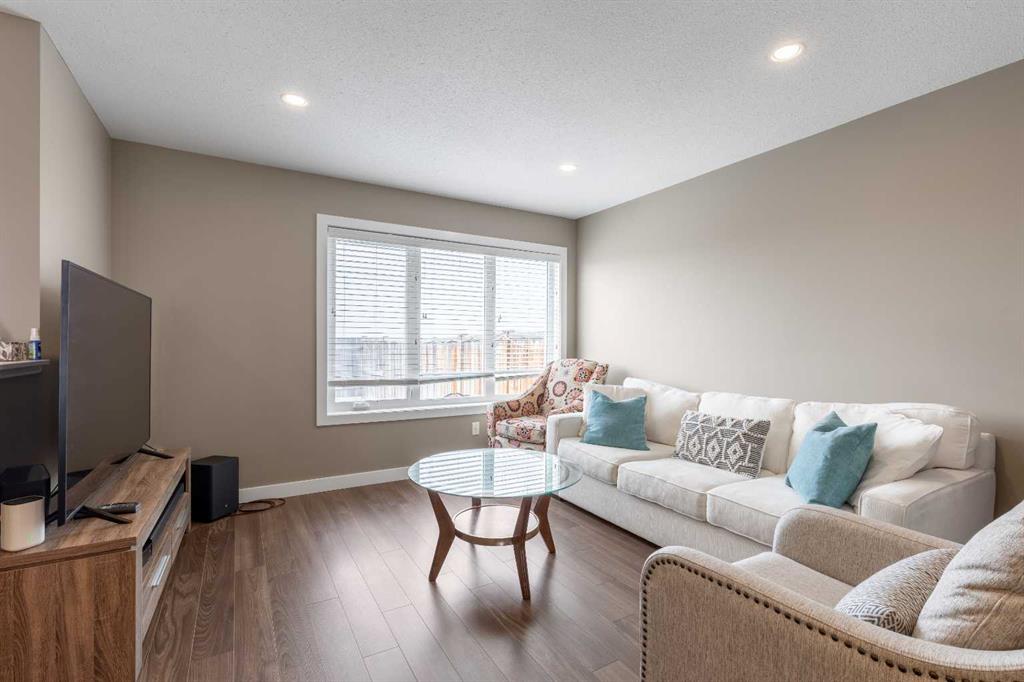Fifth View of 326 Coalbanks Boulevard W, Copperwood, Lethbridge, Alberta, T1J 4V4