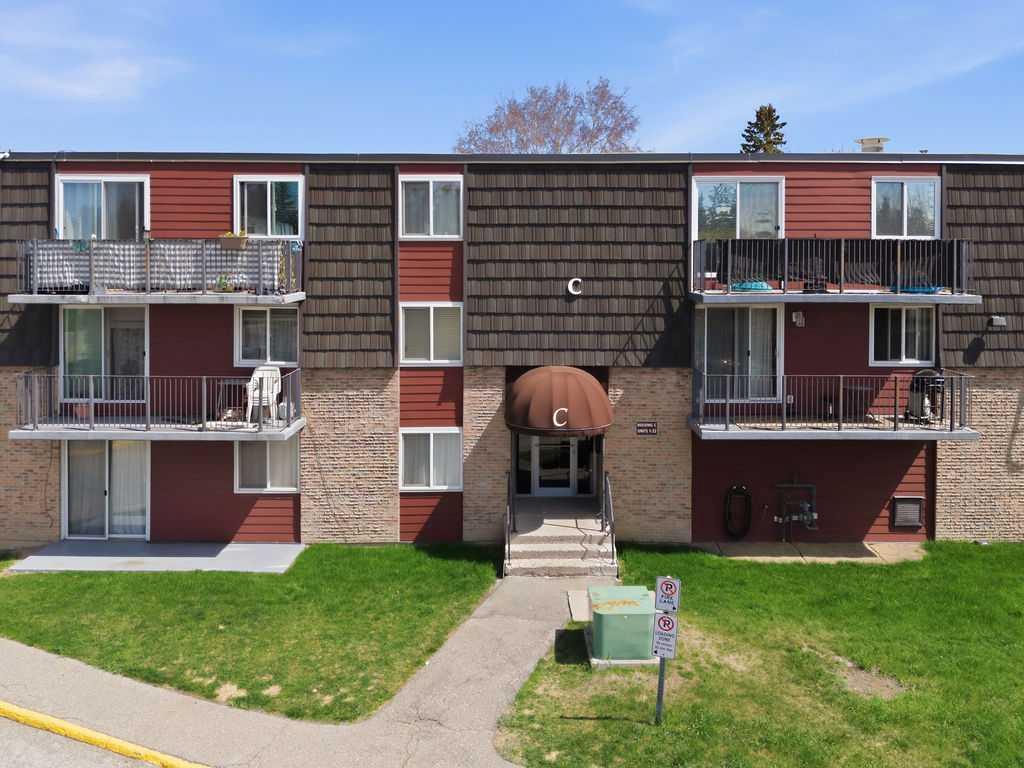 Third View of 8C, 80 Galbraith Drive SW, Glamorgan, Calgary, Alberta, T3E 4Z6