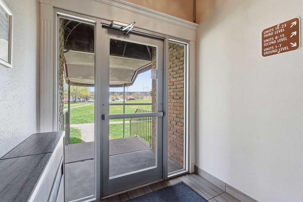 Fifth View of 8C, 80 Galbraith Drive SW, Glamorgan, Calgary, Alberta, T3E 4Z6