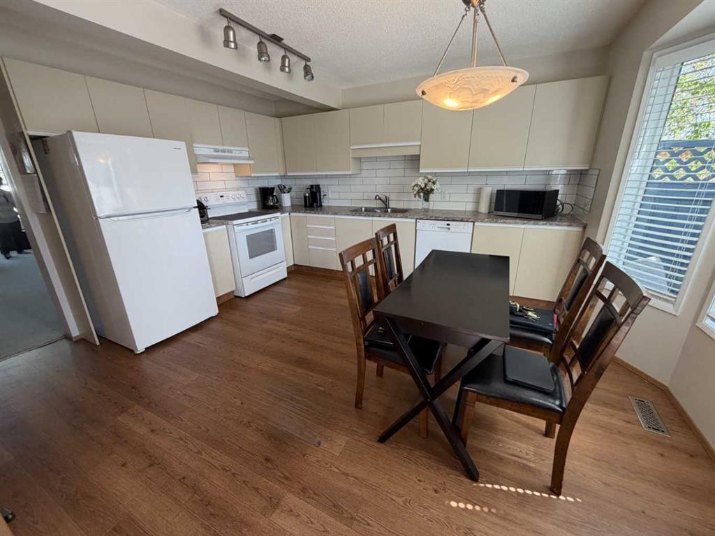 Third View of 25 Ellenwood Drive , Eastview Estates, Red Deer, Alberta, T4R 2E1