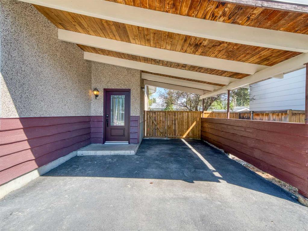 Third View of 83 Brazeau Crescent SW, Braeside, Calgary, Alberta, T2W 0Z2