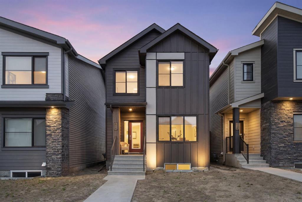 24 Heartwood Lane SE, A2310575, Alberta,