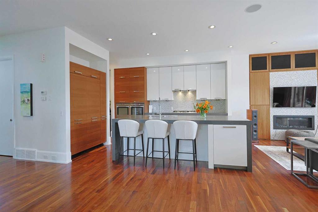 Third View of 1707 Broadview Road NW, Hillhurst, Calgary, Alberta, T2N 3H4