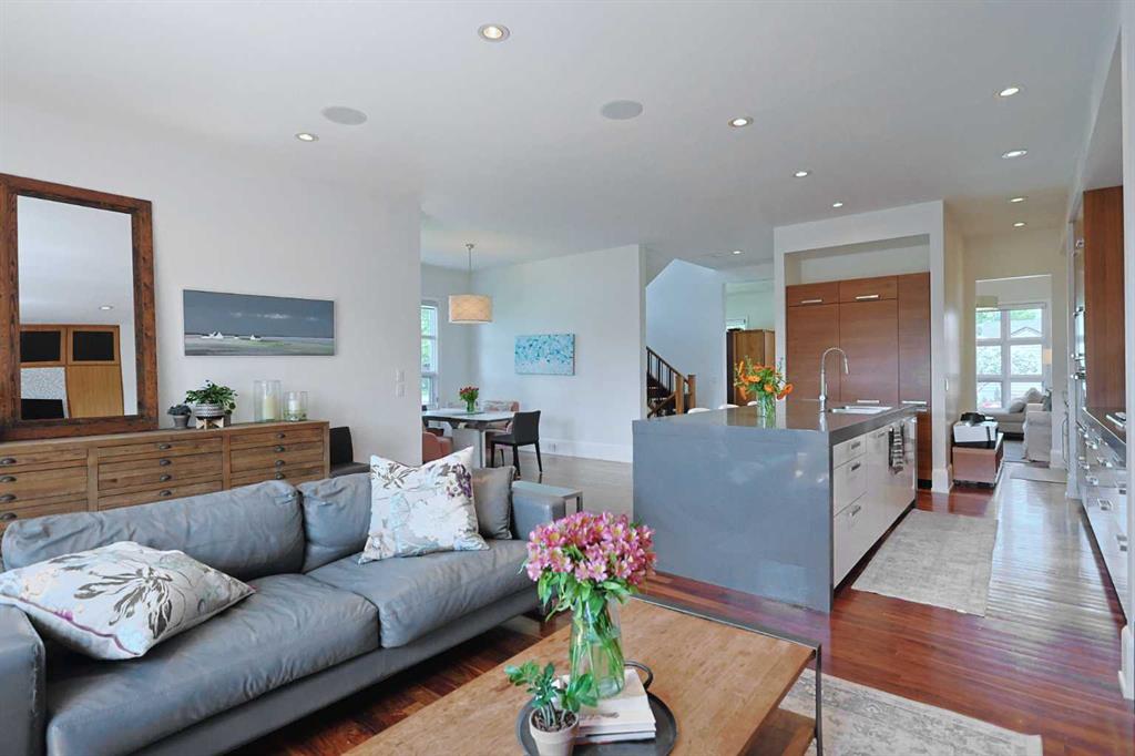 Fourth View of 1707 Broadview Road NW, Hillhurst, Calgary, Alberta, T2N 3H4