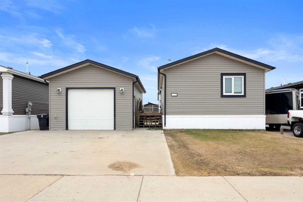 725 Beacon Hill Drive , A2310743, Alberta,