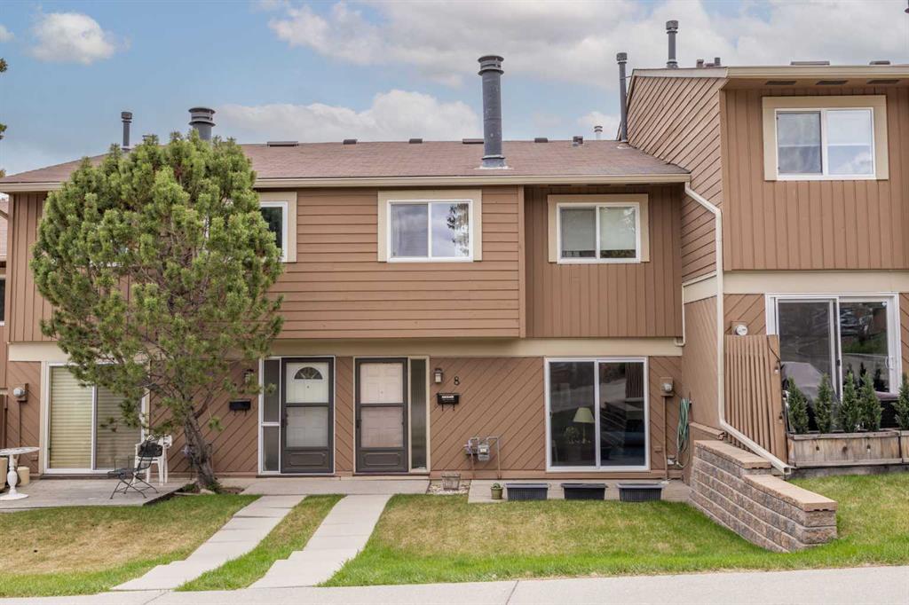 Second View of 8, 4940 39 Avenue SW, Glenbrook, Calgary, Alberta, T3E 6M7