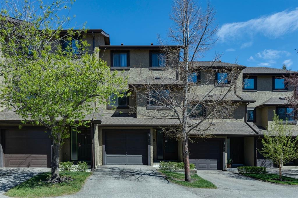 22 Glamis Gardens SW, A2310779, Alberta,