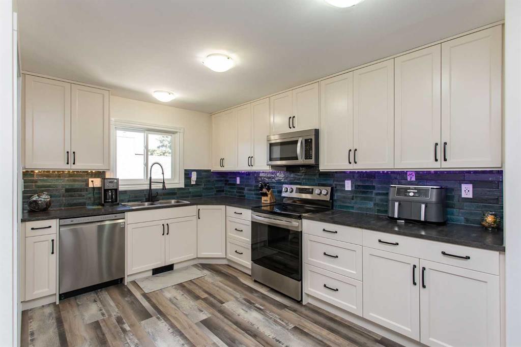 Fifth View of 114 Dawson Street , Deer Park Estates, Red Deer, Alberta, T4R1Y9