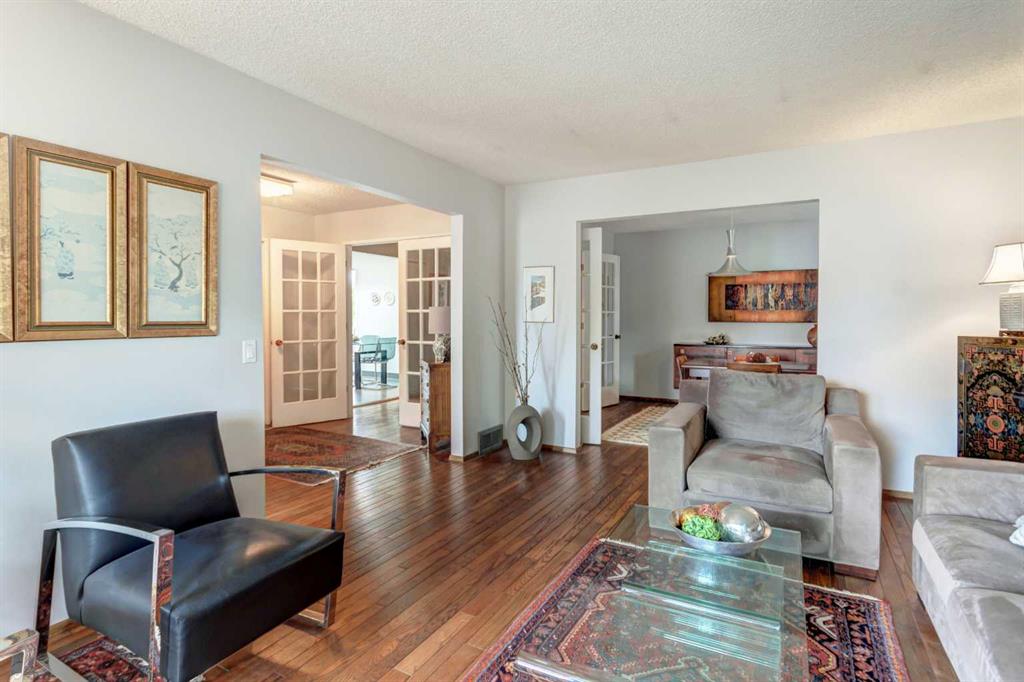 Fifth View of 304 Lake Mead Crescent SE, Lake Bonavista, Calgary, Alberta, T2J 3Z9