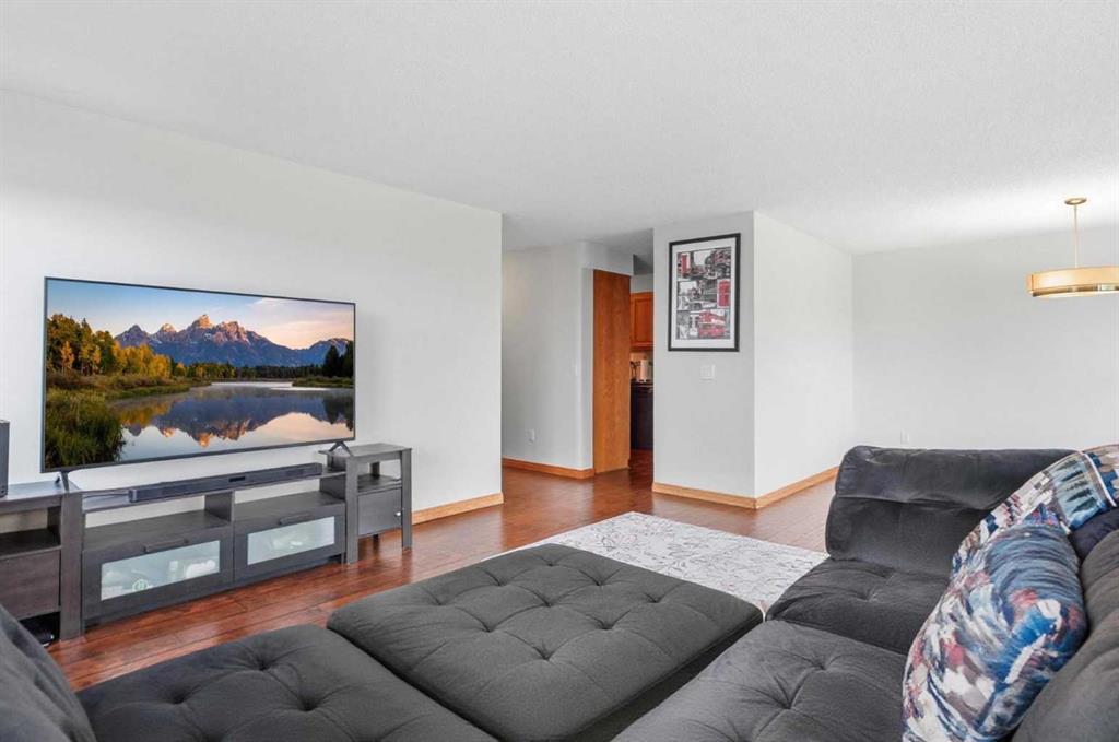 Fourth View of 805, 320 Meredith Road NE, Crescent Heights, Calgary, Alberta, T2E 5A6