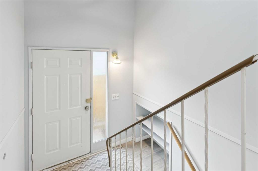 Third View of 1121 Berkley Drive NW, Beddington Heights, Calgary, Alberta, T3K 1S6