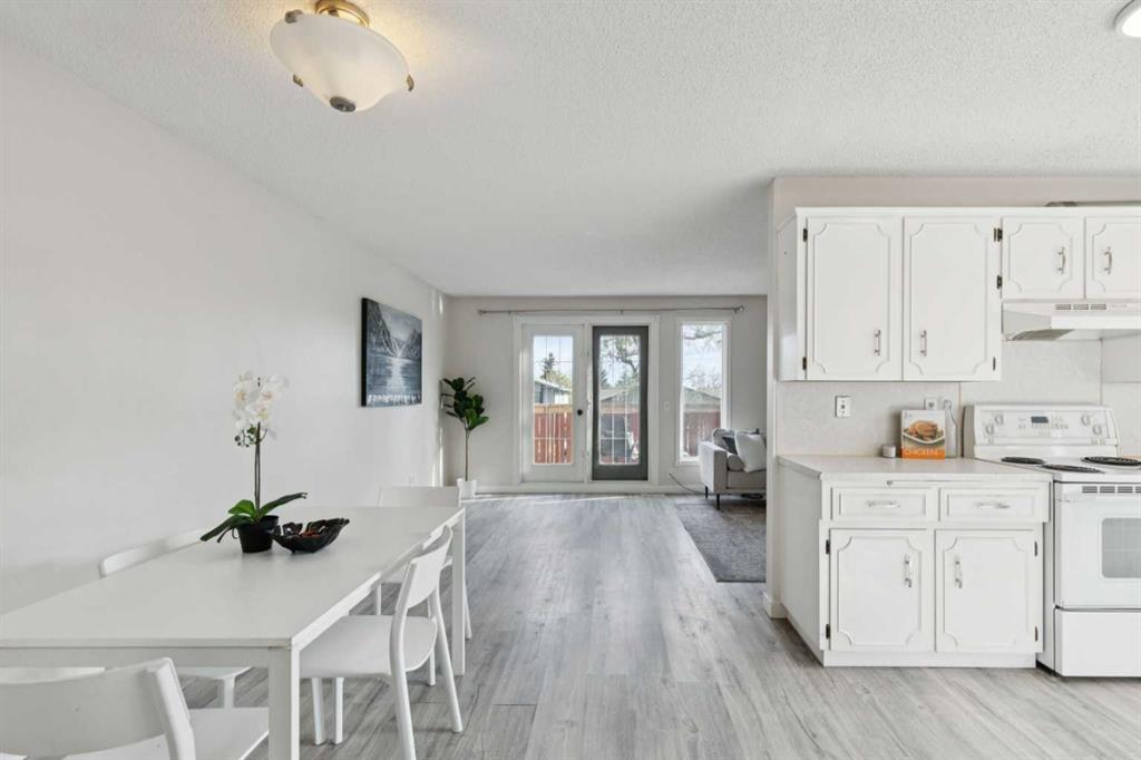 Fourth View of 1121 Berkley Drive NW, Beddington Heights, Calgary, Alberta, T3K 1S6