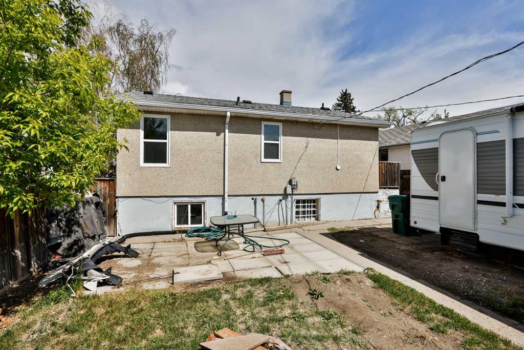 Third View of 120 16 Street N, Westminster, Lethbridge, Alberta, T1H 2Z5