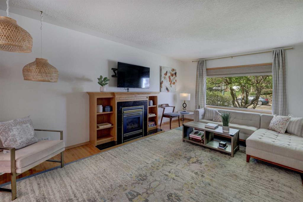 Fourth View of 3419 Morley Trail NW, Banff Trail, Calgary, Alberta, T2M 4H3