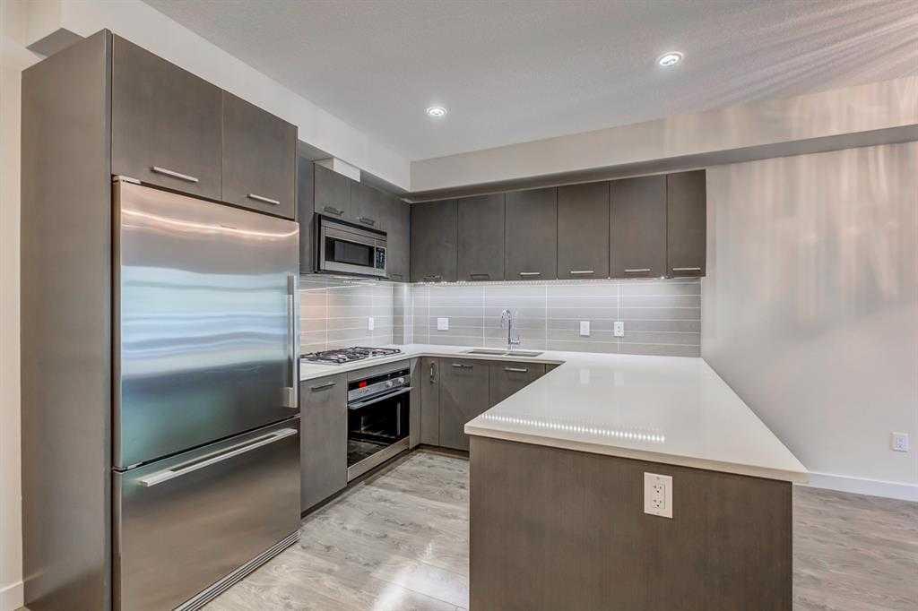 Third View of 102, 323 20 Avenue SW, Mission, Calgary, Alberta, T2S 2G5