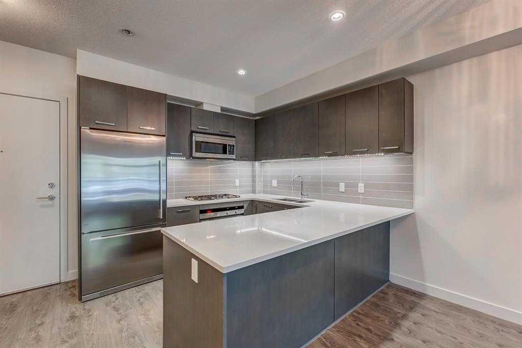 Fifth View of 102, 323 20 Avenue SW, Mission, Calgary, Alberta, T2S 2G5