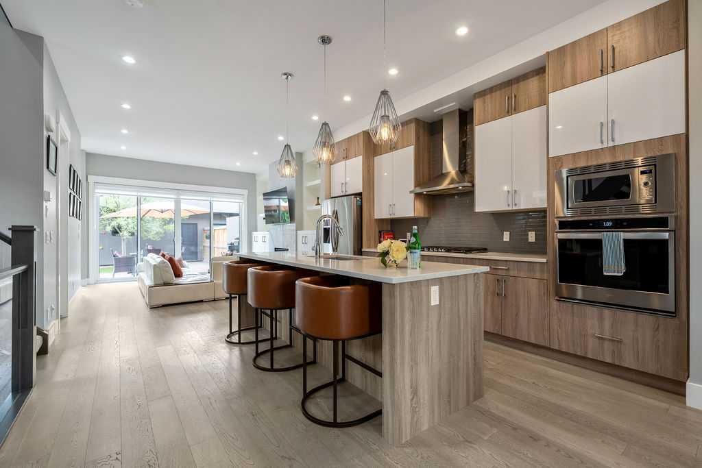 Third View of 639 19 Avenue NW, Mount Pleasant, Calgary, Alberta, T2M0Y9