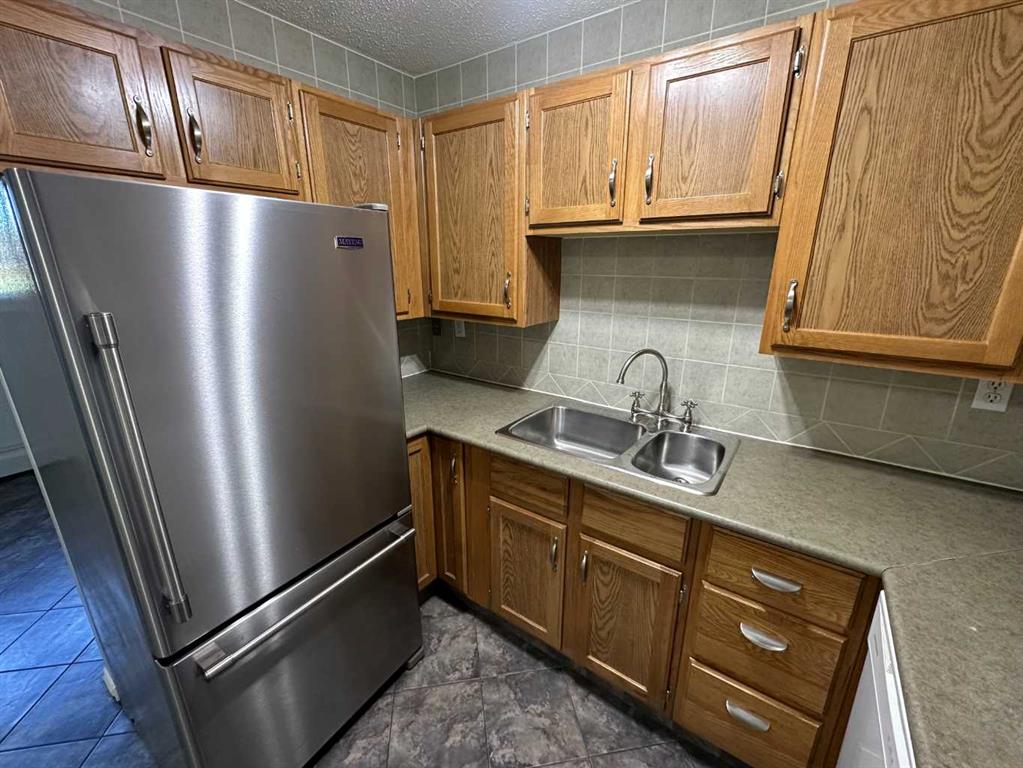 Fourth View of 102, 7031 Gray Drive , Glendale, Red Deer, Alberta, T4P 2B1