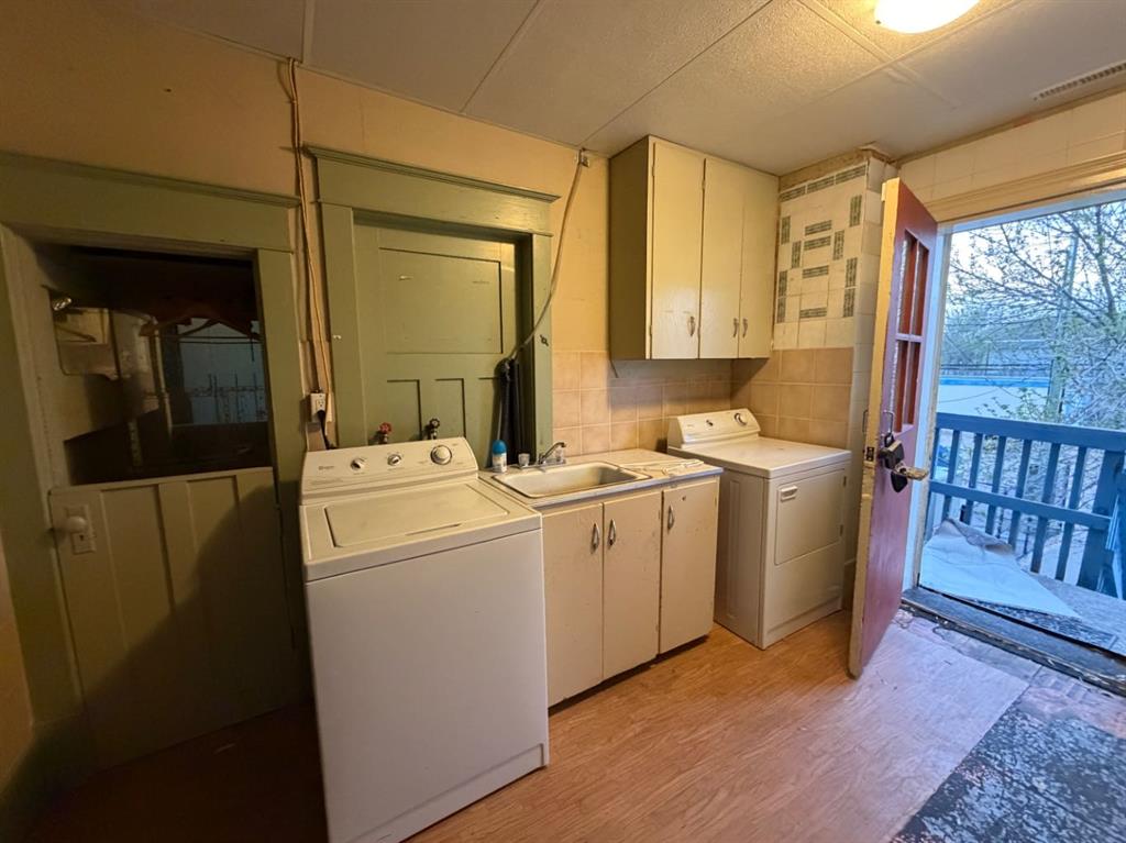 Fifth View of 80 3 Avenue , Downtown, Drumheller, Alberta, T0J0Y0