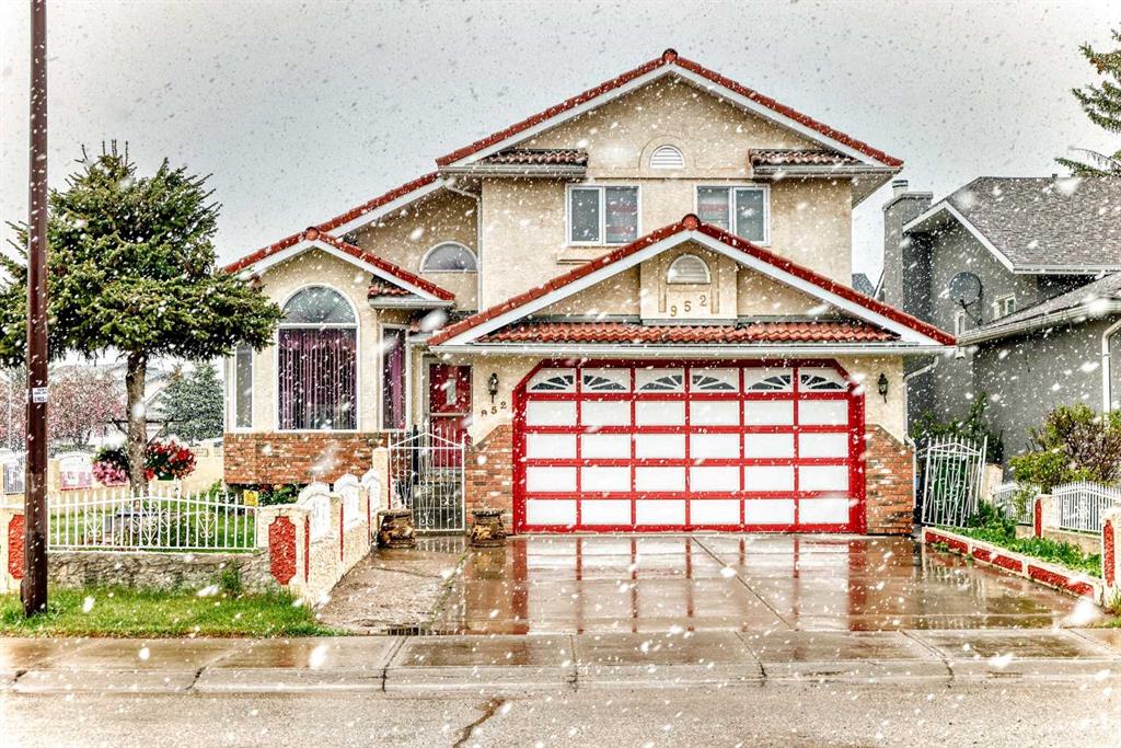 Second View of 952 Applewood Drive SE, Applewood Park, Calgary, Alberta, T2A7N3