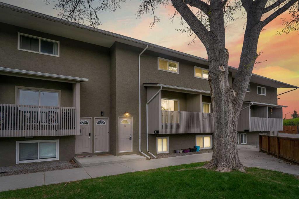 Second View of 14, 8112 36 Avenue NW, Bowness, Calgary, Alberta, T3B 3P3