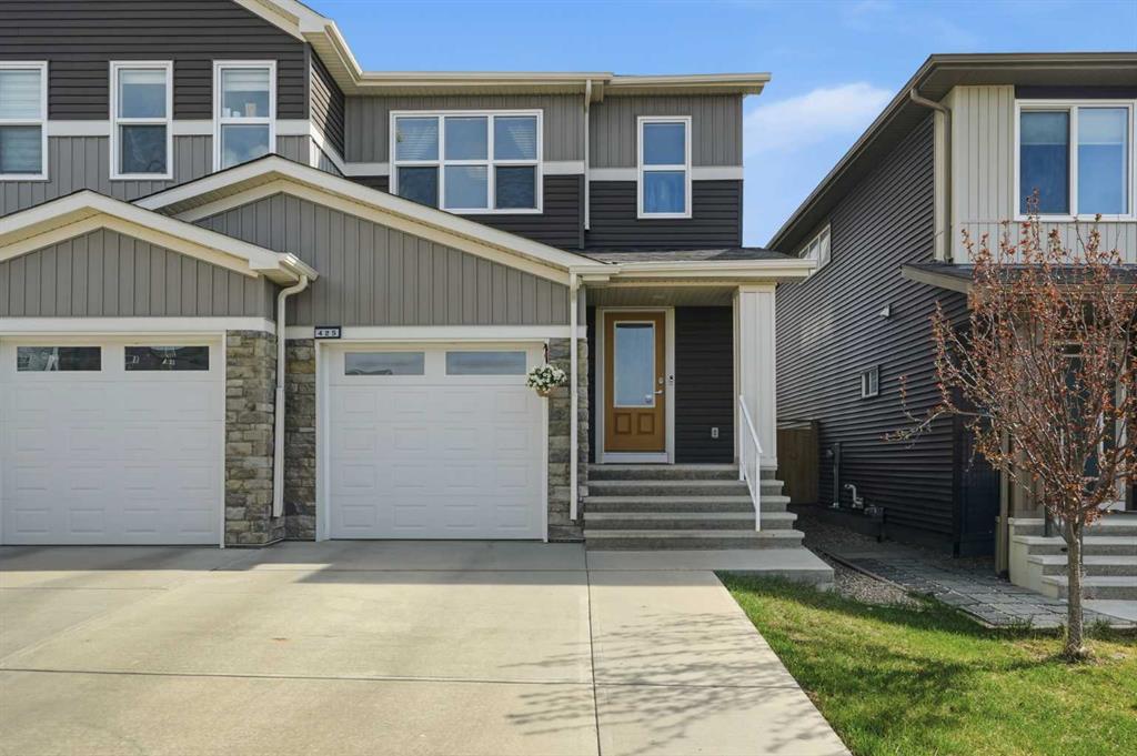 425 Carringvue Avenue NW, A2311473, Alberta,