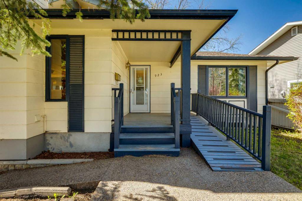 Third View of 923 Midridge Drive SE, Midnapore, Calgary, Alberta, T2X 1H5