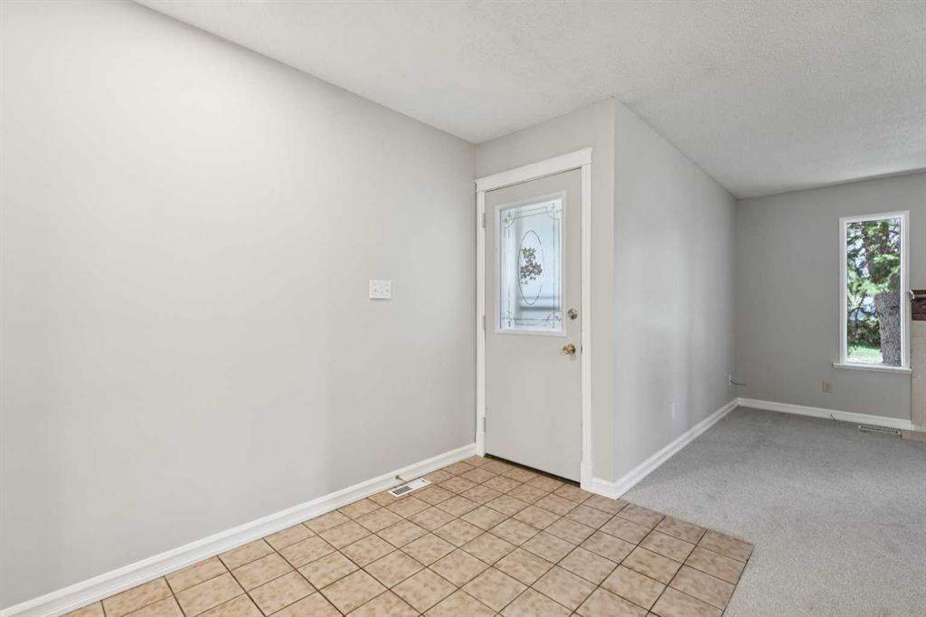Fifth View of 923 Midridge Drive SE, Midnapore, Calgary, Alberta, T2X 1H5